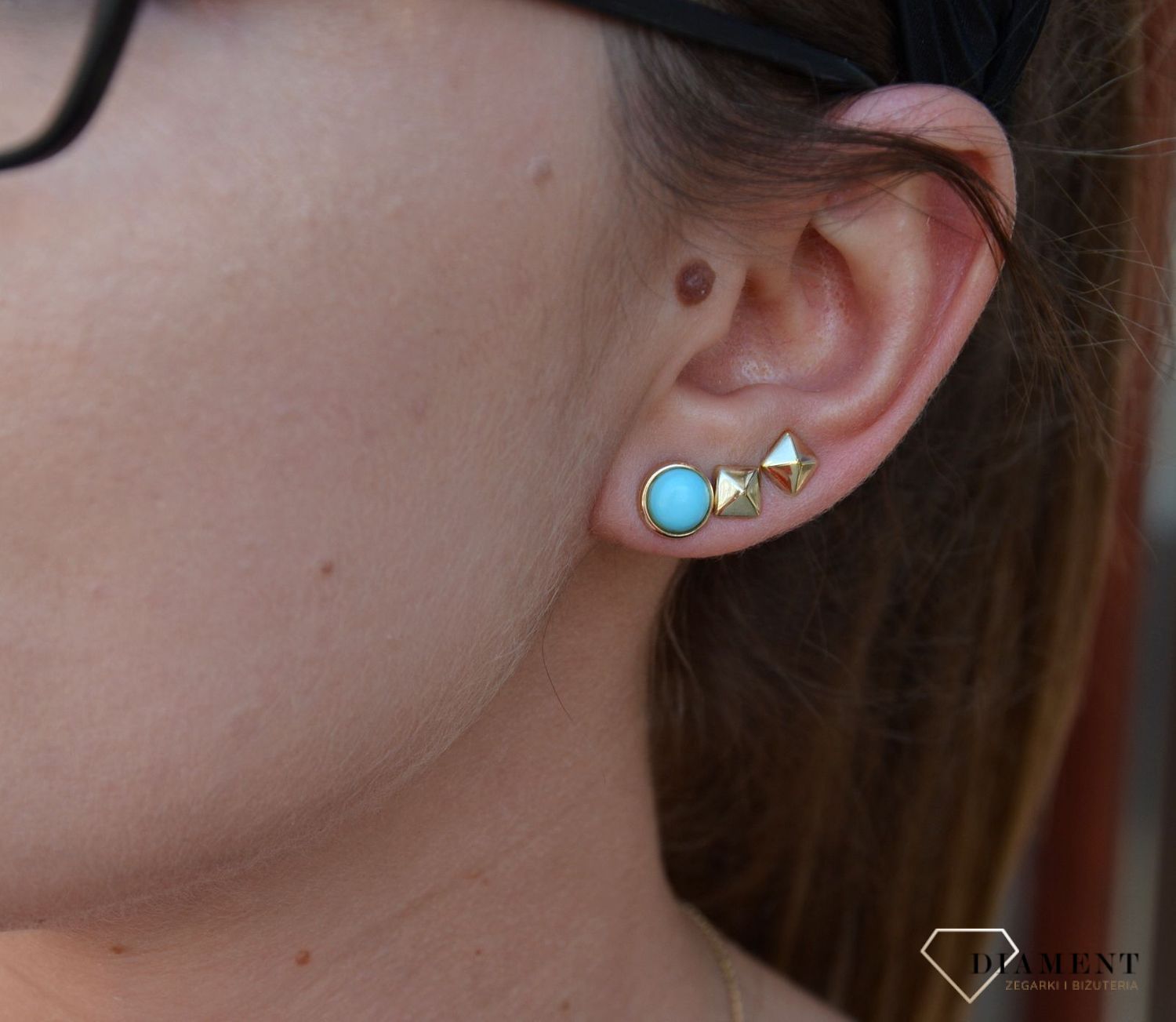 Złote kolczyki 585 przy uchu kółka z turkusem KL 9401A.jpg